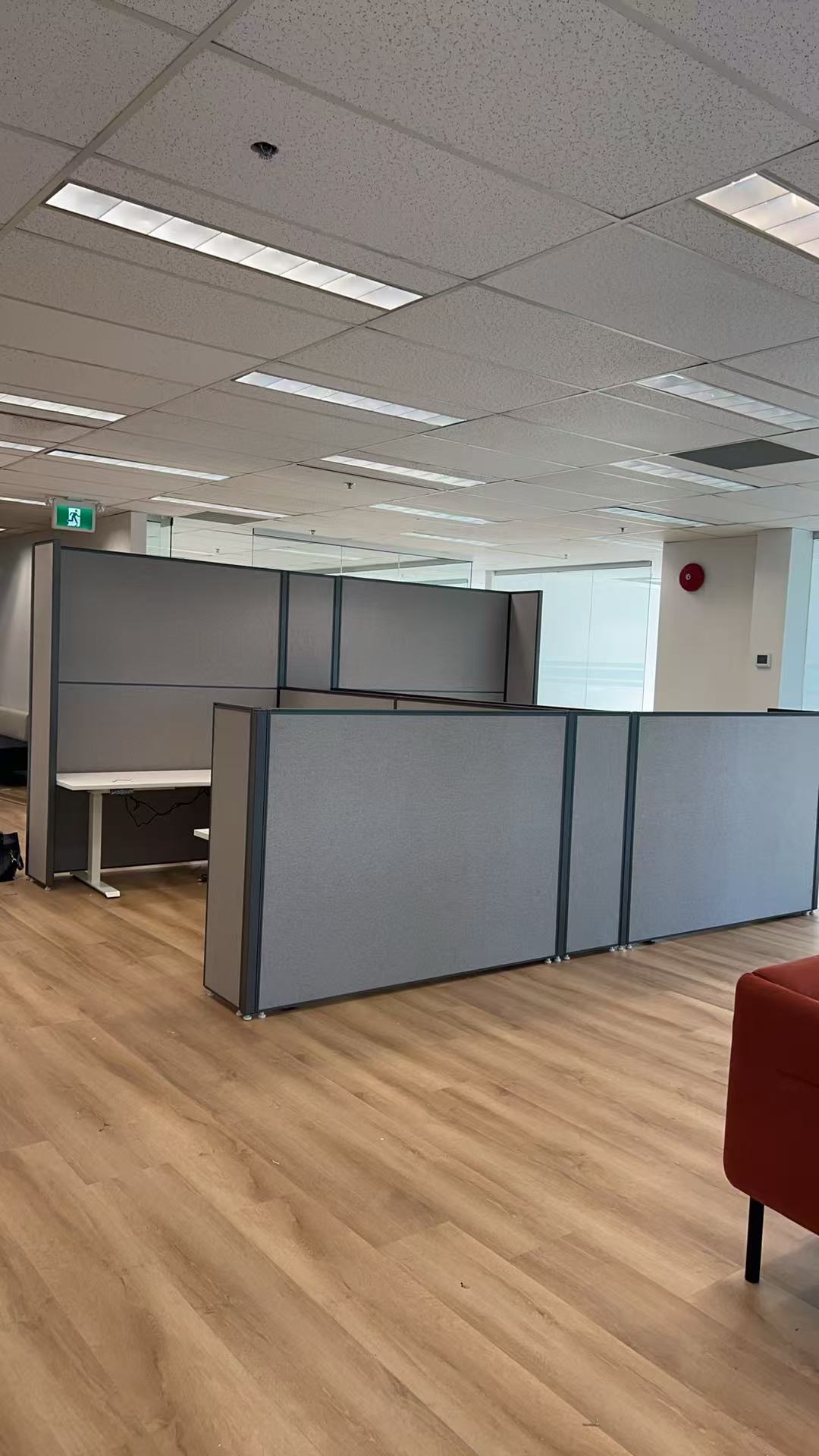Installed office workstations and privacy partitions